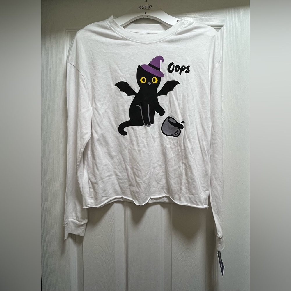White Long Sleeve Cropped Shirt with Black Cat Graphic